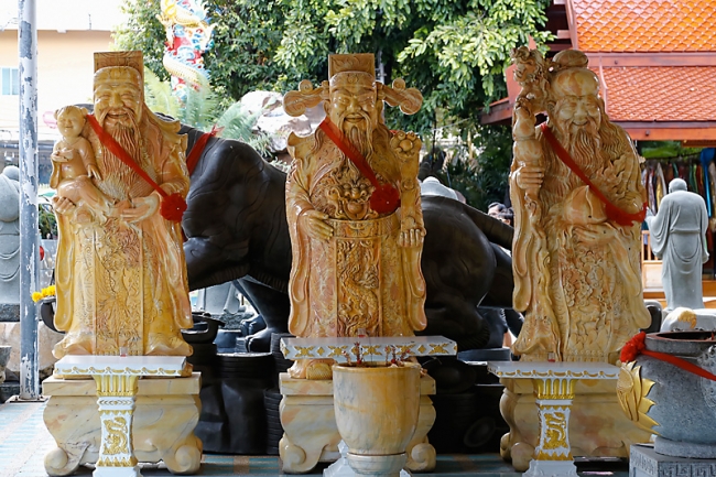 Wat Krathum Suea Pla-010